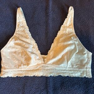 Uniqlo Cream Lace Bralette
